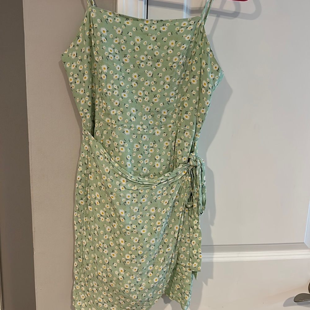 Forever 21 mint green floral tie dress